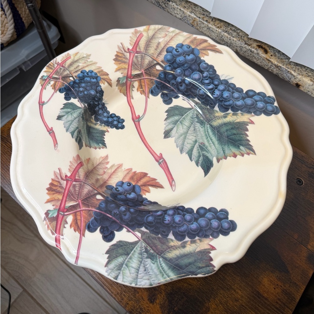 Vintage Grapes" pattern serving platter Certified International Italy 16 inch